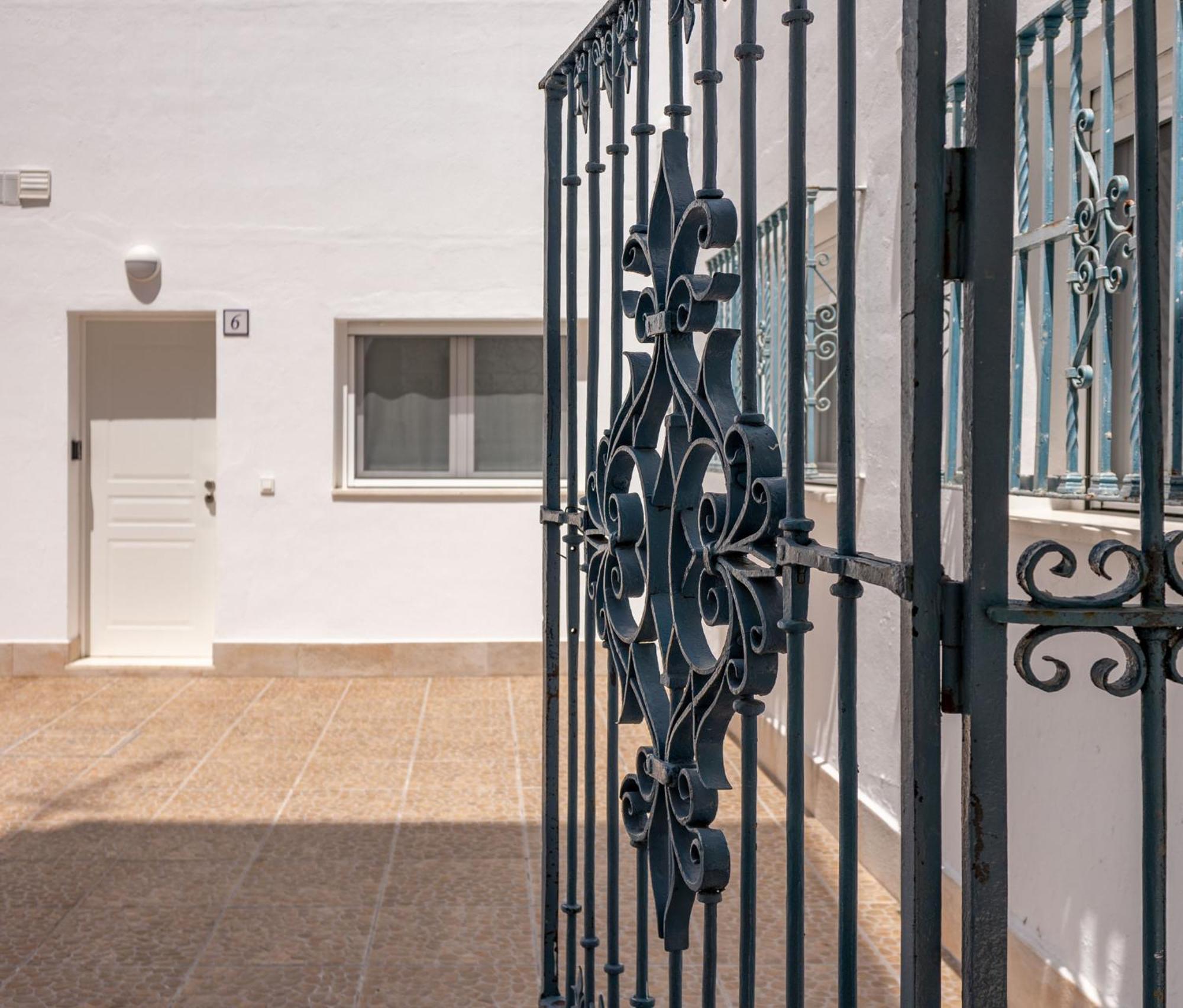 Cervantes Studios 6 Seville Exterior photo